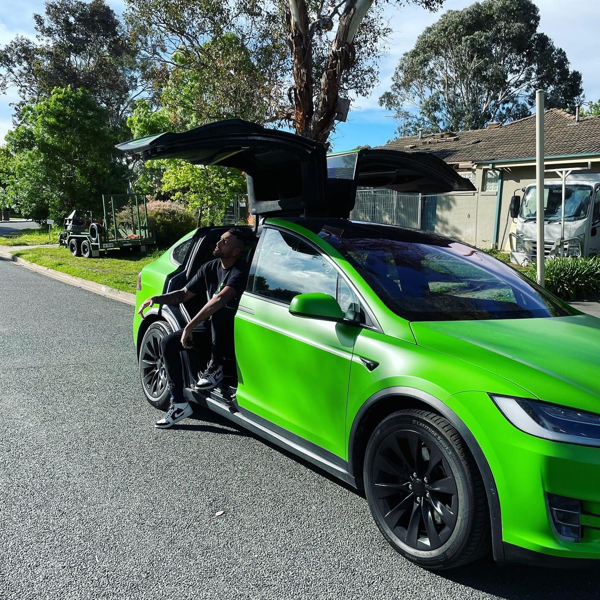 Nick Kyrgios, garage estremo tra Lamborghini, GT-R e una Tesla da basket