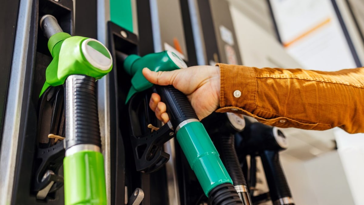 Prezzi benzina, salita veloce e discesa troppo lenta: lo studio conferma
