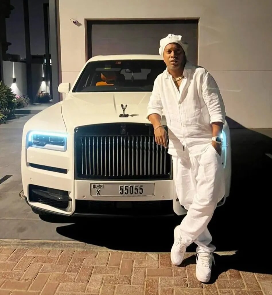 Ronaldinho, le auto da sogno dell'asso che torna in Italia