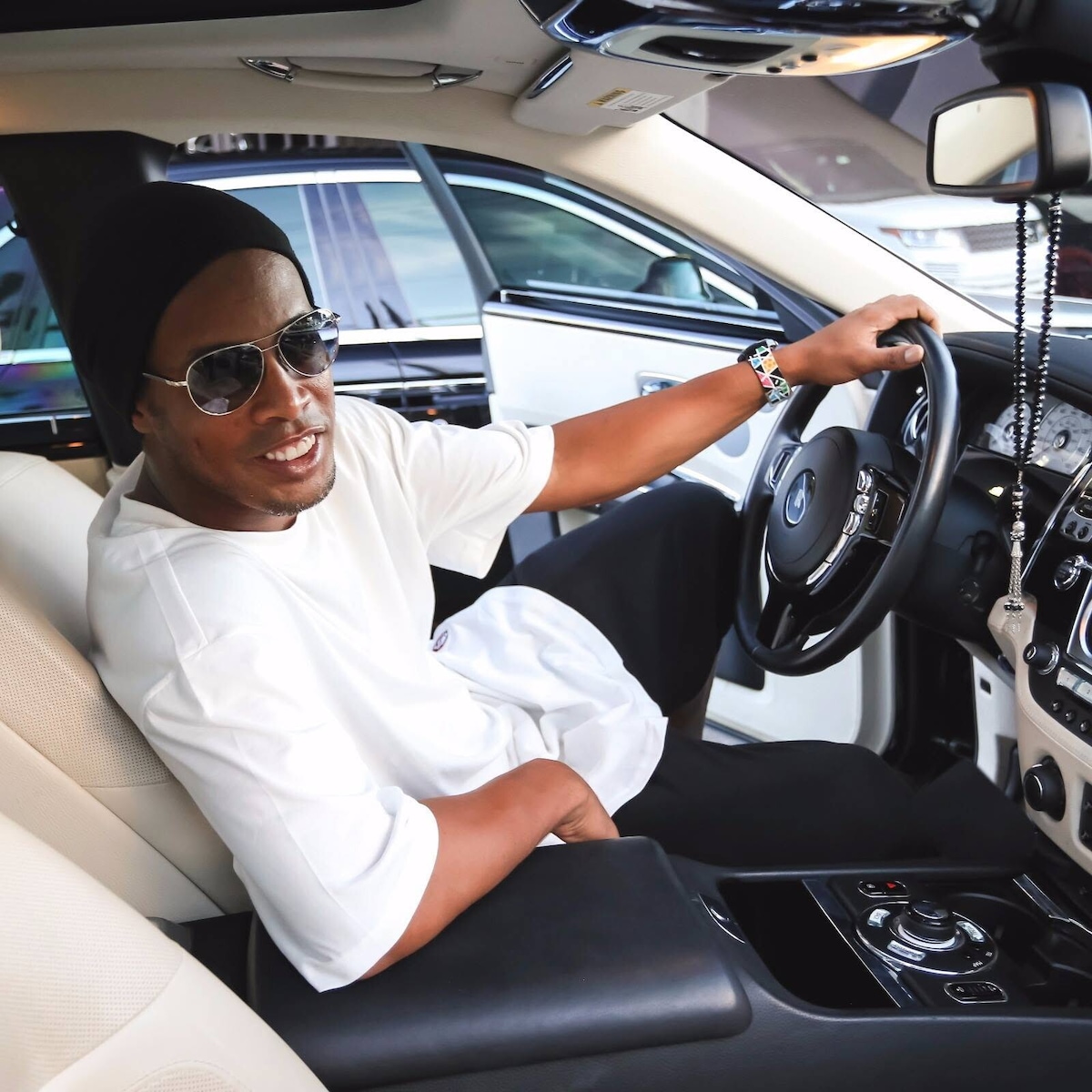 Ronaldinho, le auto da sogno dell'asso che torna in Italia