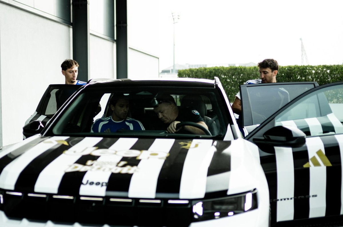 Riparte la Serie A di calcio: le auto di ogni squadra