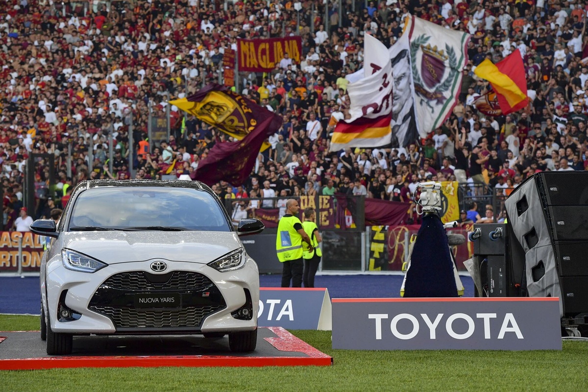 Riparte la Serie A di calcio: le auto di ogni squadra