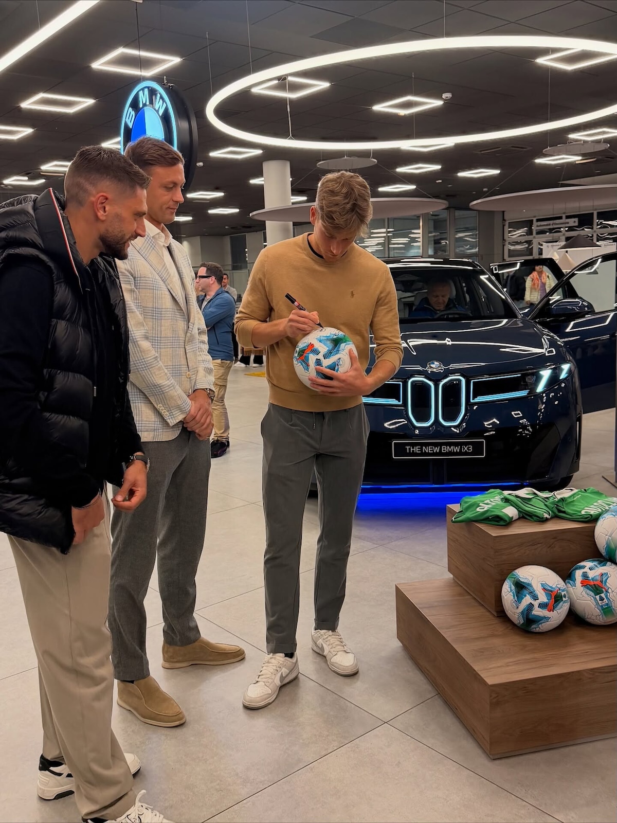 Riparte la Serie A di calcio: le auto di ogni squadra