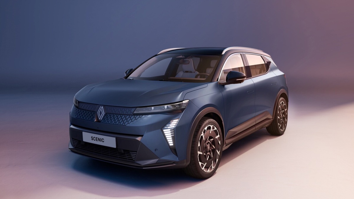 Renault, Scenic E-Tech taglia 10mila euro e fa più strada