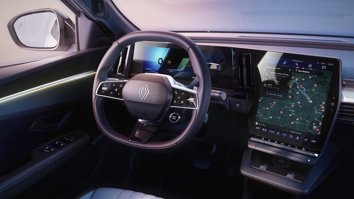 Renault Scenic E-Tech, che taglio ai prezzi!