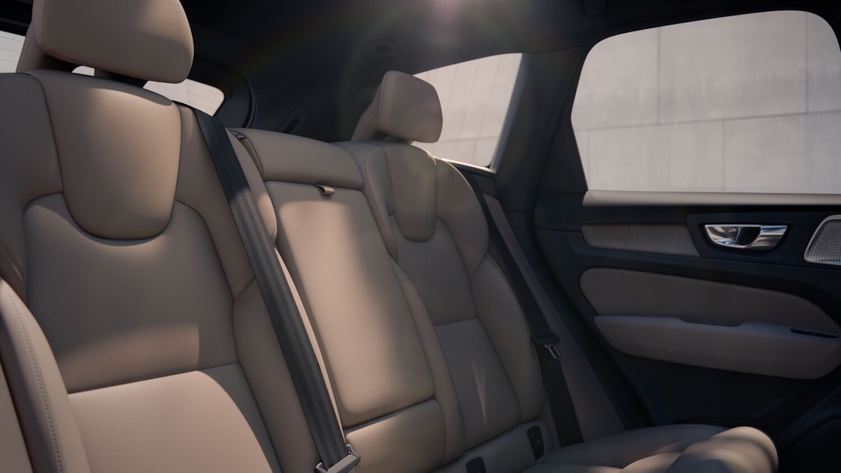 Volvo XC60 2027, plug-in dall'autonomia esagerata