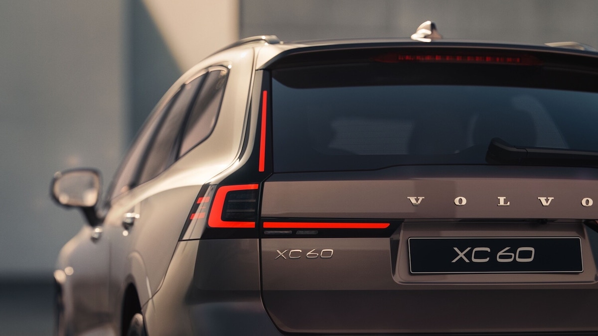 Volvo XC60 2027, plug-in dall'autonomia esagerata