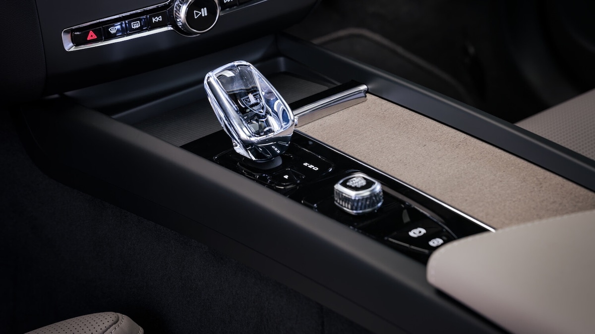 Volvo XC60 2027, plug-in dall'autonomia esagerata