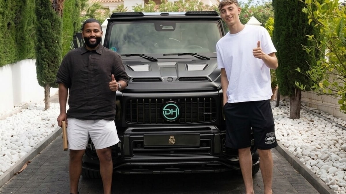 Huijsen, no alla BMW del Real Madrid per la G63 con il suo logo