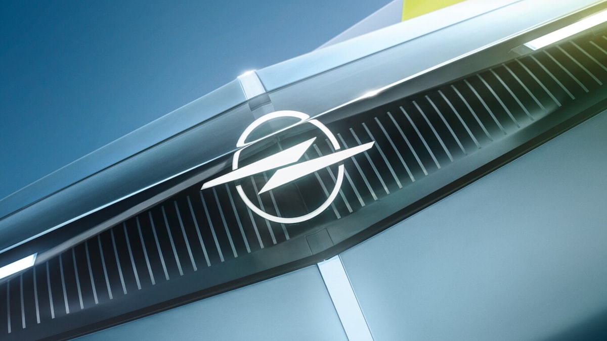 Opel STX Concept, il futuro è wagon