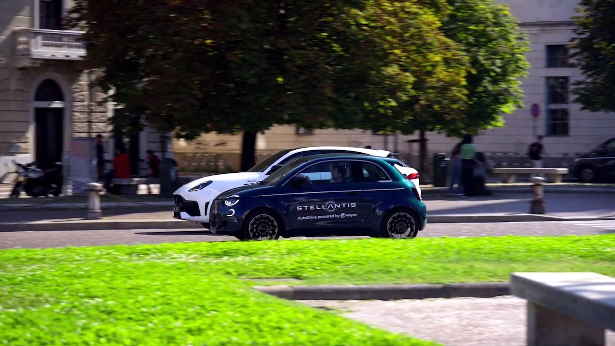 Guida autonoma, Fiat 500e e Maserati Grecale a mani libere a Torino