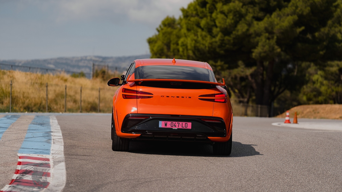 Genesis GV60 Magma, l'elettrica contro le leggi della fisica