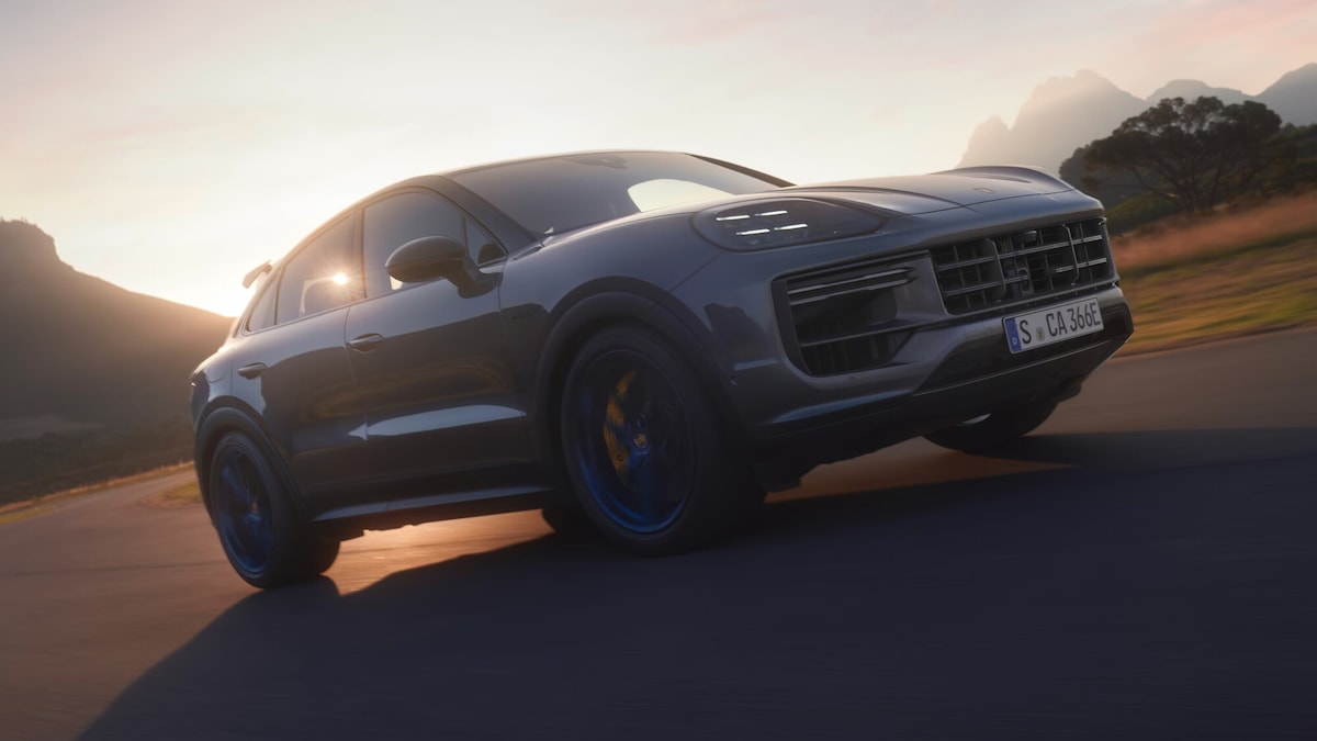 The Rock, la sua prima auto costava 40 dollari: oggi guida Porsche