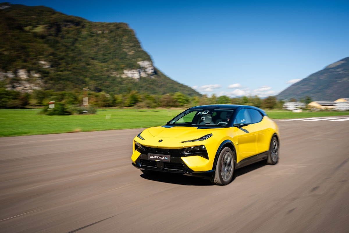 Lotus Eletre X: con una lettera diventa ibrida