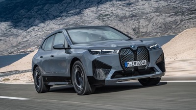 M60, la top di gamma di BMW iX arriva con 600 cavalli