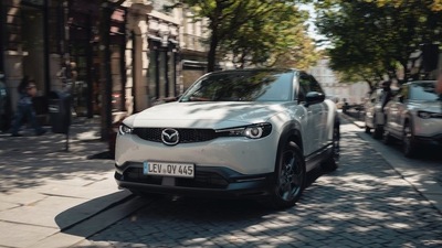 Mazda sfida i "grandi" con CX-60 e CX-80. Novità MX-30 RE