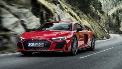 Audi R8 V10 performance RWD, Coupé e Spyder d'ispirazione GT4