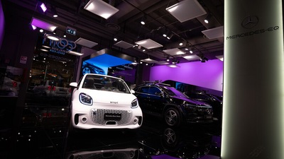 Mercedes-EQ Experience Concept, il nuovo punto della Stella alla Coin Excelsior di Roma