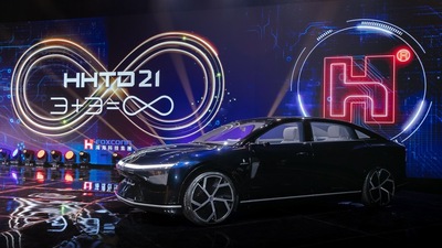 Pininfarina firma la berlina elettrica Model E per il colosso Hon Hai Foxconn