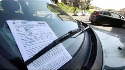 Senza patente e assicurazione, beccato due volte in 24 ore: multa da 18mila euro