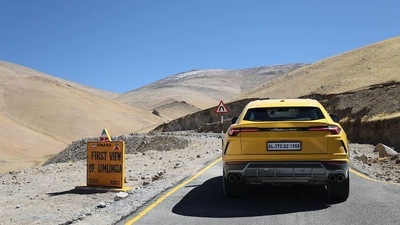 Lamborghini Urus a 5.800 metri sul mare: il record
