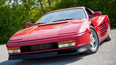 Ferrari Testarossa vs Lamborghini Countach, duello fra le supercar regine