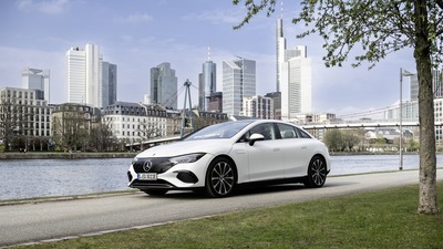 Mercedes EQE, l'ammiraglia elettrica con oltre 600 km di autonomia