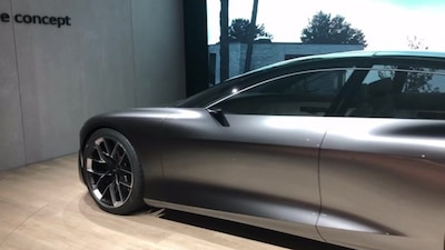 Audi svela al Salone del Mobile l'A6 Avant e-tron concept