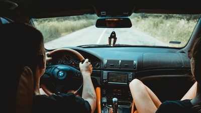 Neopatentati con solo un passeggero a bordo: cosa potrebbe cambiare