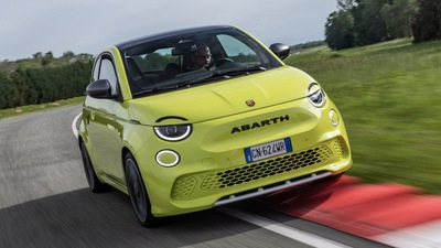 Abarth 500E, la prova al Balocco