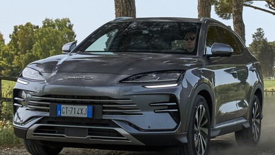 BYD Seal U DM-i, l'elettrica a benzina con autonomia da Diesel