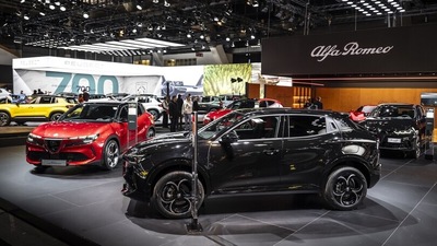 Alfa Romeo al Salone di Bruxelles, novità Junior Q4 e Intensa