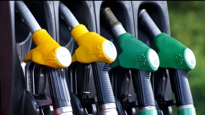 Rivoluzione accise, più costo per il gasolio, meno per la benzina, ecco perché