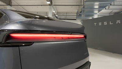 Nuova Tesla Model Y 2025