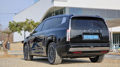 Hyundai Ioniq 9, primo test sulle strade di Seoul