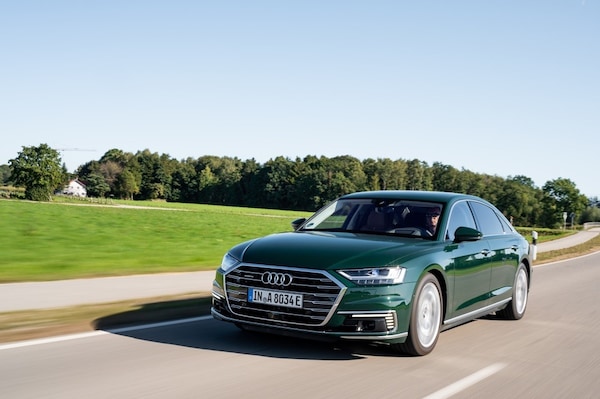 Audi A8 e quattro, l'ibrido plug-in arriva sulla Lunga