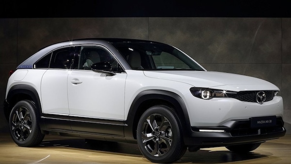 Mazda MX-30, interni vegani e richiami di RX-8