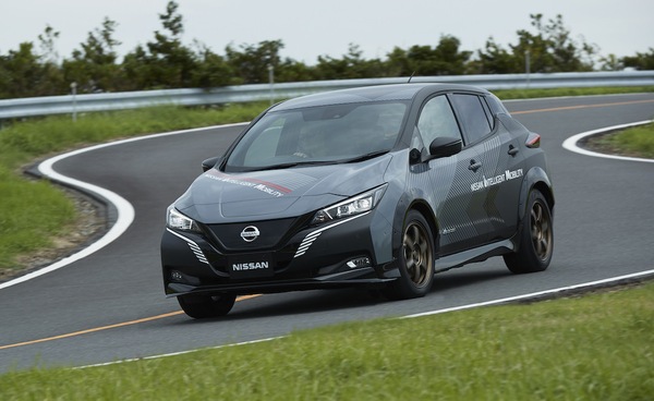 Nissan lavora all'elettrico integrale All Wheel Control