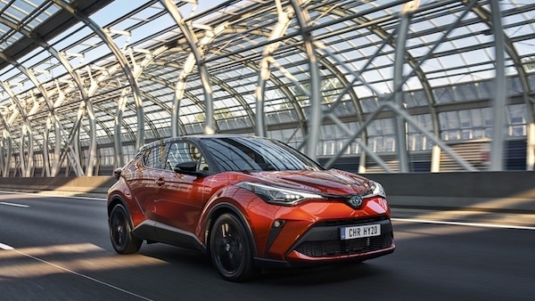 Toyota C-HR restyling, non solo full hybrid 2.0