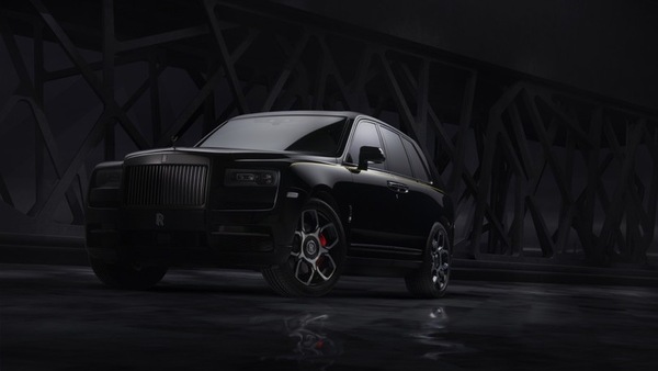 Rolls Royce Cullinan Black Badge, lusso infinito