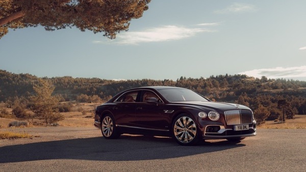 Nuova Bentley Flying Spur, l'ammiraglia sportiva