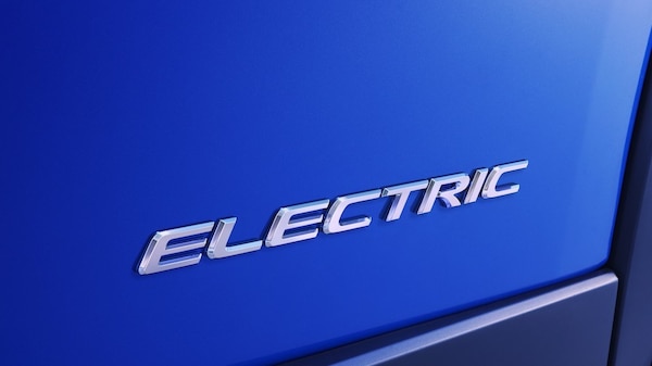 Lexus, la prima a batterie debutta in Cina