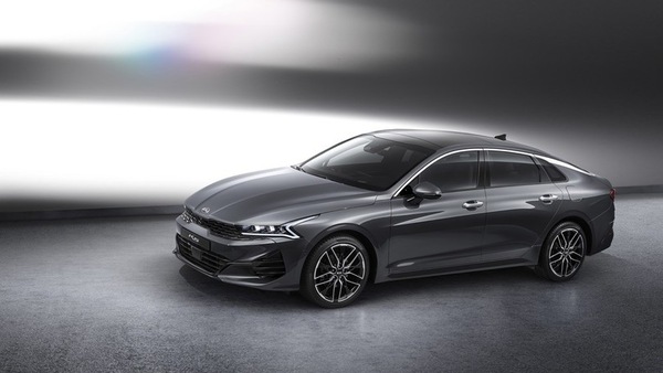 Kia K5, prima visione su nuova Kia Optima