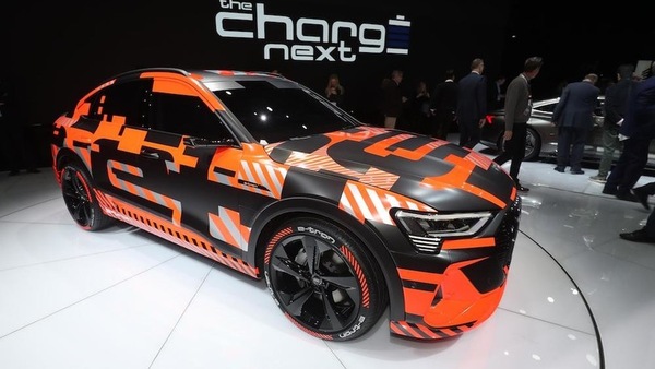 Audi e-tron Sportback debutta al Salone di Los Angeles