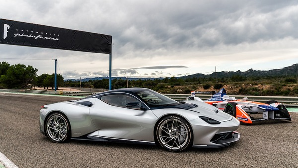 Pininfarina Battista, clienti in pista aspettando il crossover