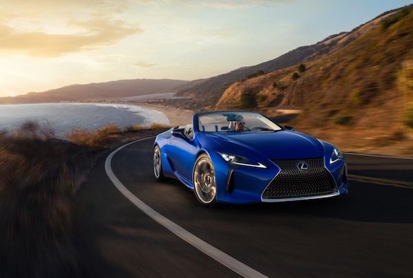 Lexus LC 500 Convertible, il bello della cabrio in scena a Los Angeles