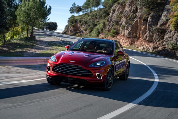 Aston Martin DBX, il suv con numeri da granturismo