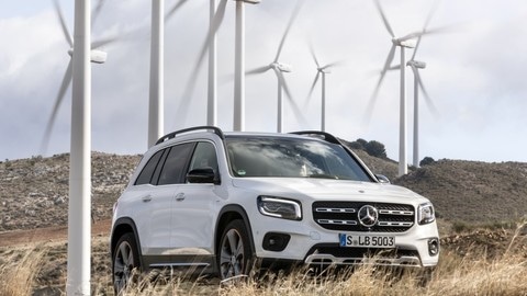 Mercedes GLB, il test su strada: FOTO
