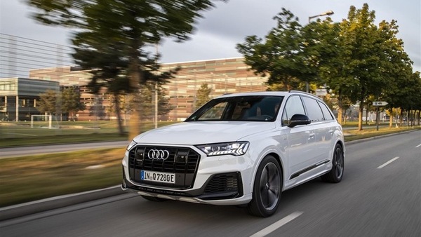 Audi Q7 e quattro, ibrido plug-in in due salse da inizio 2020