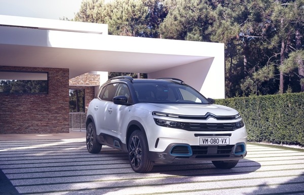 Citroen C5 Aircross ibrida plug-in, su strada a metà 2020